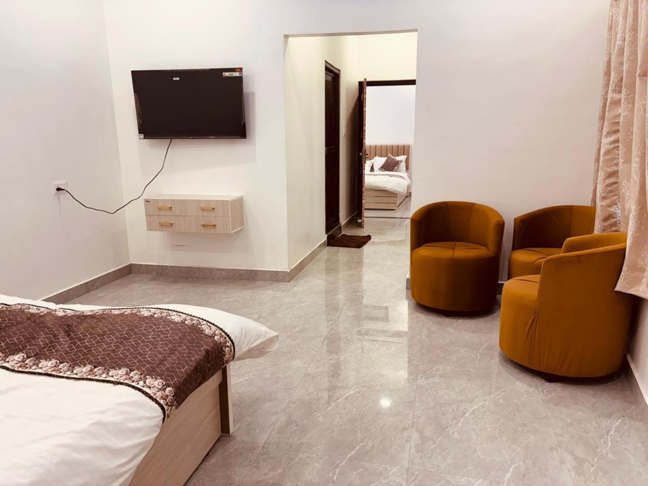 Shri Ram Darbar Hotel Ayodhya Eksteriør billede