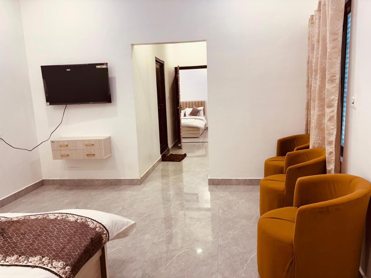 Shri Ram Darbar Hotel Ayodhya Eksteriør billede