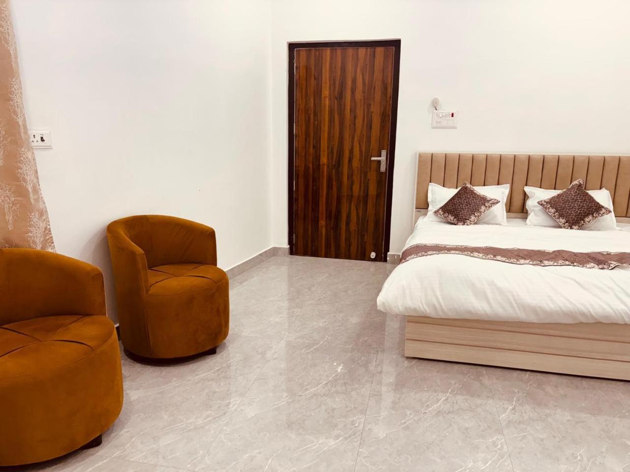 Shri Ram Darbar Hotel Ayodhya Eksteriør billede