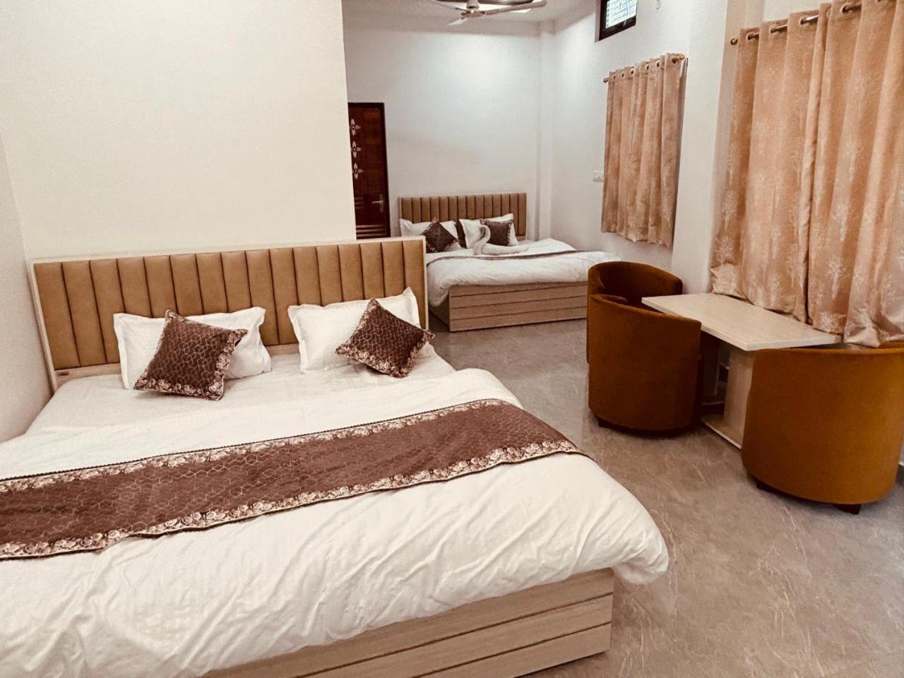 Shri Ram Darbar Hotel Ayodhya Eksteriør billede