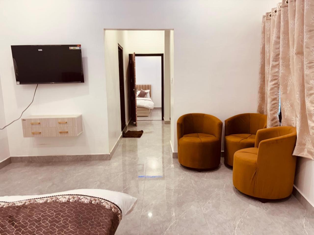 Shri Ram Darbar Hotel Ayodhya Eksteriør billede