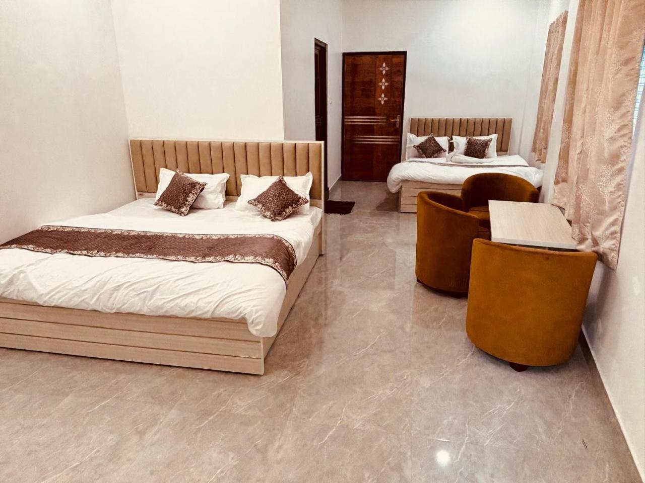 Shri Ram Darbar Hotel Ayodhya Eksteriør billede